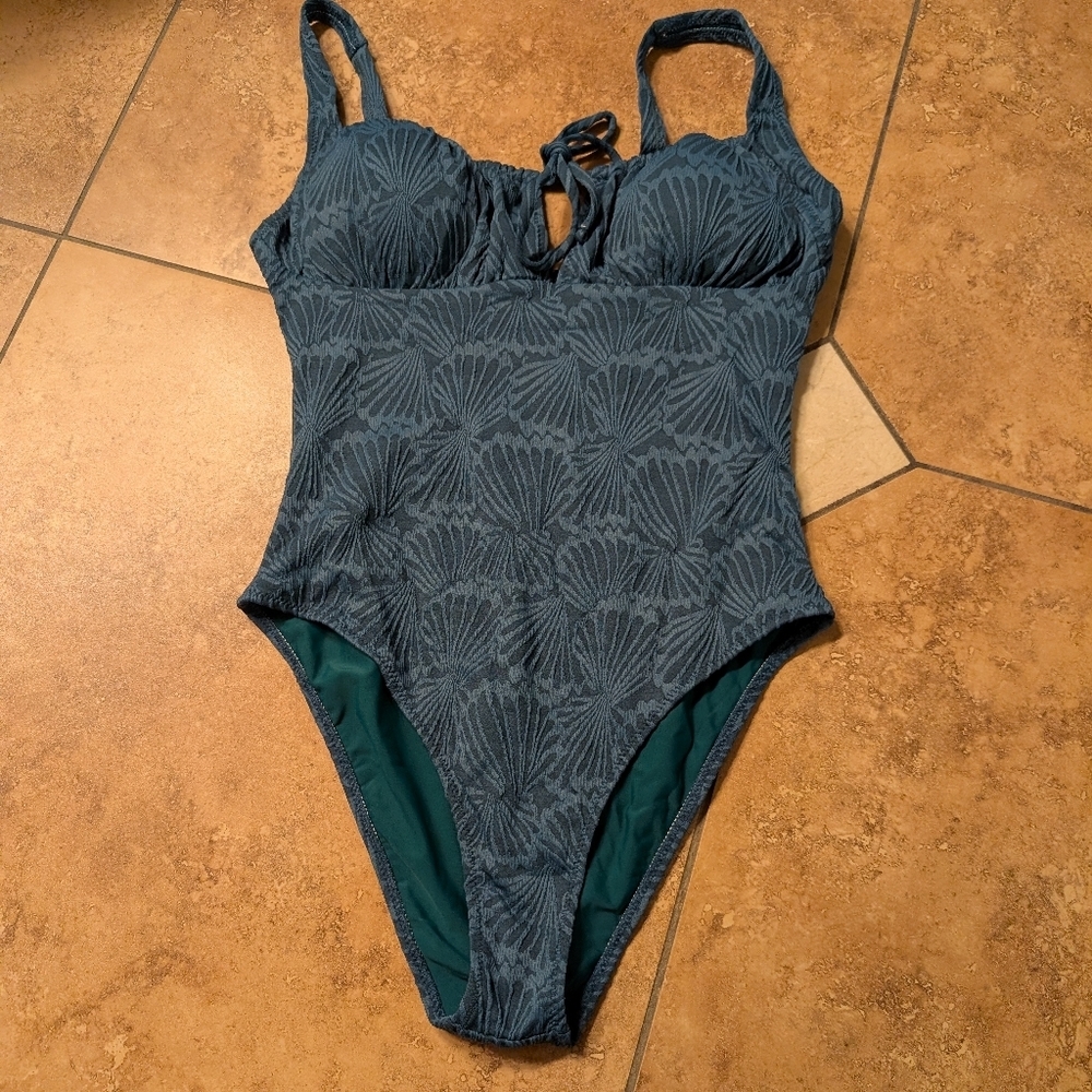 Berlook / Nwt / Jade Green One Piece Medium